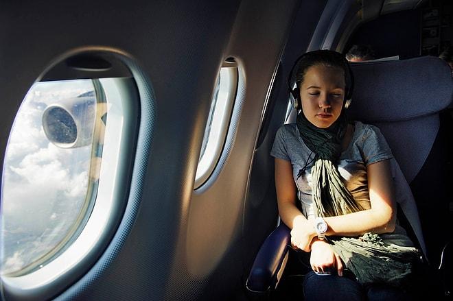 Havada Hüzünlenenlere: Uçaktayken Neden Daha Bir Duygusallaşıp Ağlamaklı Oluyoruz?
