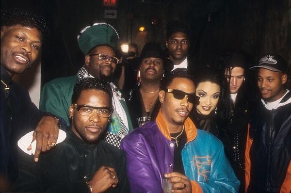 20. Prince'in yedek grubu The New Power Generation 1993'te poz verirken.