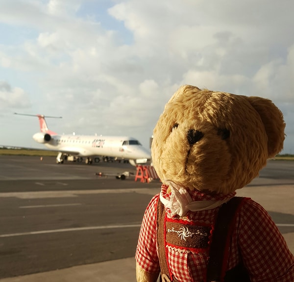 Не обошлось и без проишествий: я встретился с ворами, мне угрожала полиция, мне пришлось пройти десятки километров и не спать всю ночь.