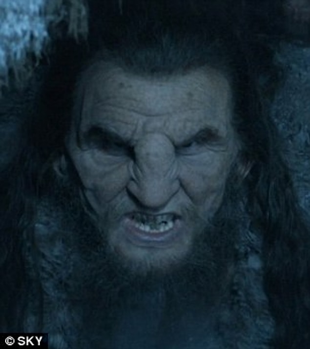 Boyu sayesinde Doctor Who dizisinde, Fisher King'i oynamıştı. Game of Thrones'da ise dev rolündeydi.