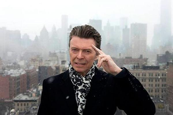 2. Bir gün David Bowie kapılarını çalmış ve bir şarkısının remiksini yapmalarını istemiş. Onu kibarca reddetmişler.
