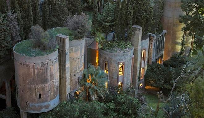 Eski Çimento Fabrikasını Fantastik Filmlerdeki Gibi Bir Eve Dönüştüren İspanyol Mimar