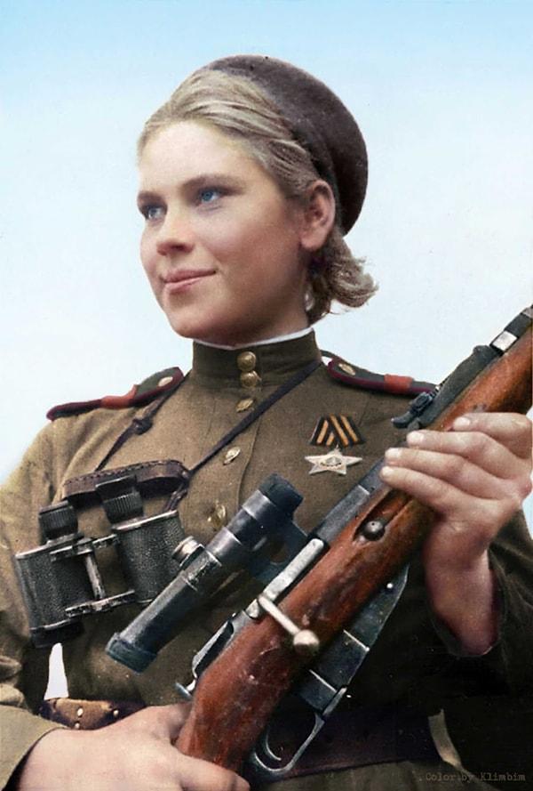 Bagration Harekatı'nın başlamasının ardından, kadın sniper'ların cephelerden çekilmesine hükmedildi. Fakat onlar gönüllü olarak görev vermeye devam etti. Shanina da onlardan biriydi.