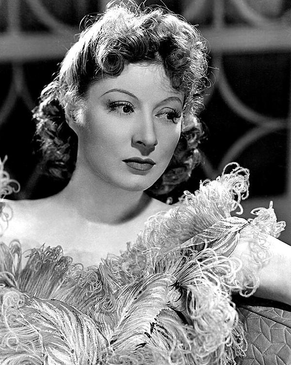 4. MGM'nin 1940'lardaki önemli yıldızlarından biri olan oyuncu Eileen Evelyn Greer Garson'un ilk kuzeni Jamie Dornan.