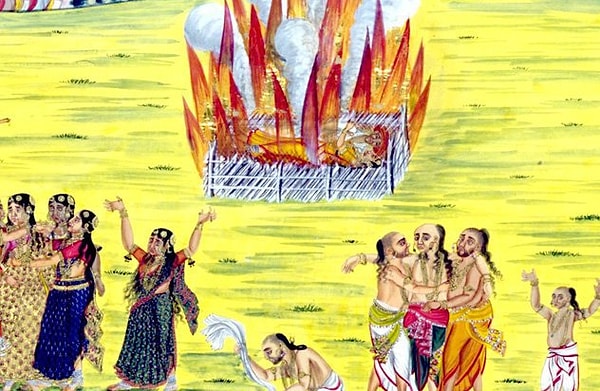 9. Жизнь женщины зависела от жизни ее мужа.