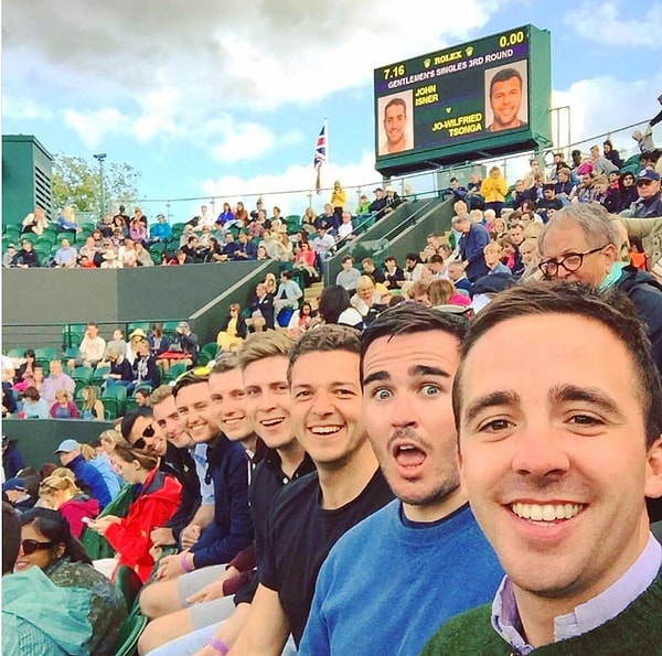 9. На самом деле, на картинке не ряд клонов.