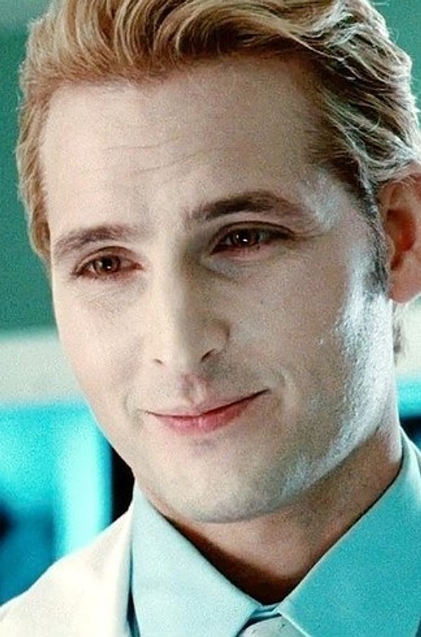 8. Питер Фачинелли (Карлайл Каллен)