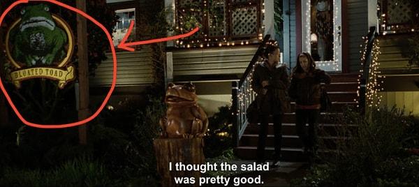 13. Bella ve Edward'ın yemek yediği restoranın adı gerçekten 'Şişmiş Kurbağa' Makarnasını yedikten sonra gerçekten böyle mi hissediyor acaba insan? Bu tabela da biraz ürkütücü açıkçası.