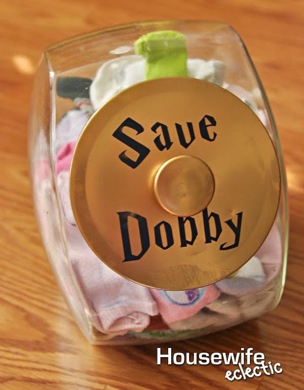 9. 'Dobby'i Kurtar' kavanozu çoraplarınızın eşlerini kaybetmek istemiyorsanız ideal.