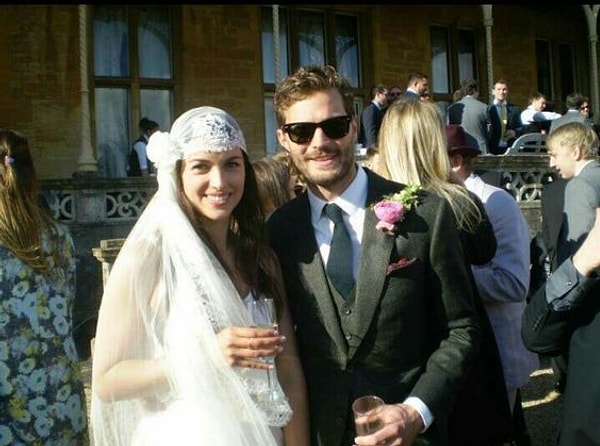 15. Избранницей Джейми стала бывшая жена еще одного знаменитого ирландца – Колина Фаррелла – Амелия Уорнер. Брак Джейми Дорнана и Амелии состоялся 27 апреля 2013 года