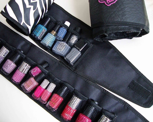 8. Рулетик из лаков удобно взять с собой в поездку