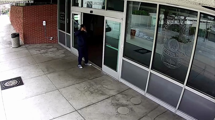 Elinde Beyzbol Sopası ile Karakol Basan Adamın Tahmin Edilebilir Sonu