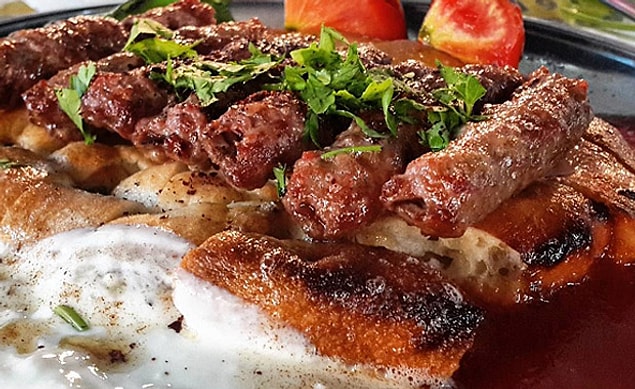 9. Manisa Kebabı