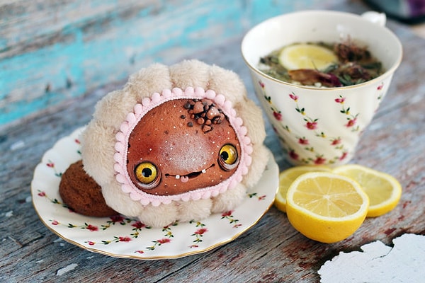 1. Эта милая плюшевая печенька приводит вас в восторг от умиления или вы хотите выколоть себе глаза, чтобы ее не видеть?