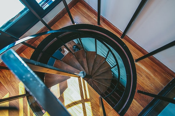 8. Вид на лестницу