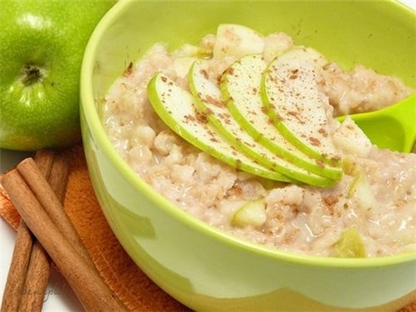 1. Алена Водонаева – творог и каша