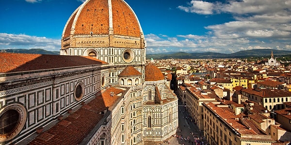 В доказательство своего утверждения он приводит книгу записей одного монастыря во Флоренции, где указано, что Лиза дель Джокондо покупала в аптеке экстракт улитки.