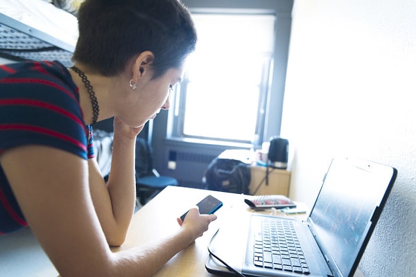 10. Если же у тебя короткие волосы, проблемы, связанные с предыдущим вопросом, умножай на два.