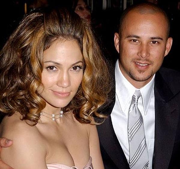 3. Jennifer Lopez, kliplerinde rol alan ve daha sonra dansçısı olan Cris Judd ile evlenmiş ve çift olaylı bir şekilde de boşanmıştı.