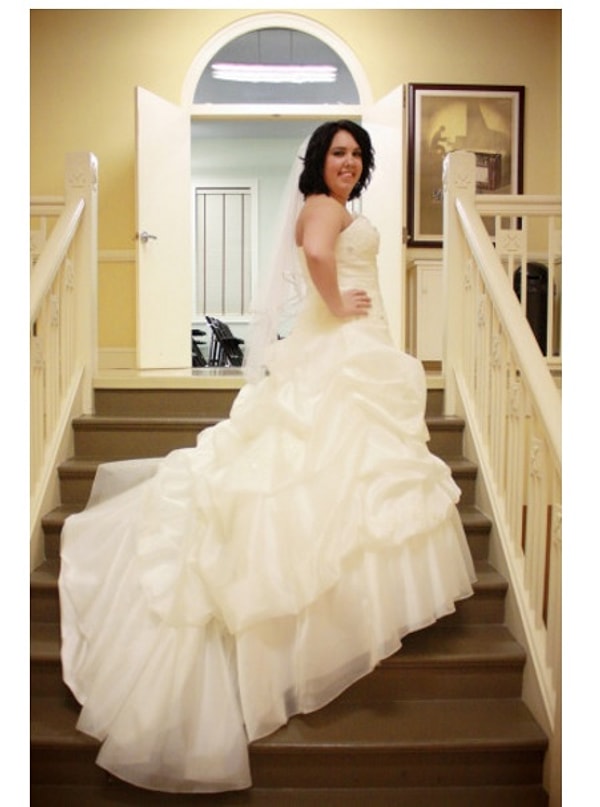 2. "Мои отношения нельзя было назвать счастливыми. Так что я рада снова почувствовать себя свободной. Мы начали встречаться, когда мне было 16, и прожили в браке 4 года", — рассказывает Кэтлин