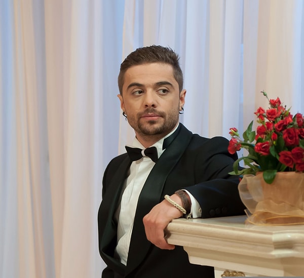 1. Уже совсем скоро, 11 марта, на канале ТНТ стартует новый, пятый сезон шоу «Холостяк».