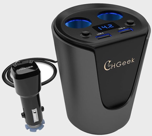 38. Зарядное устройство с двумя USB-портами, которое легко помещается в держатель для стаканов