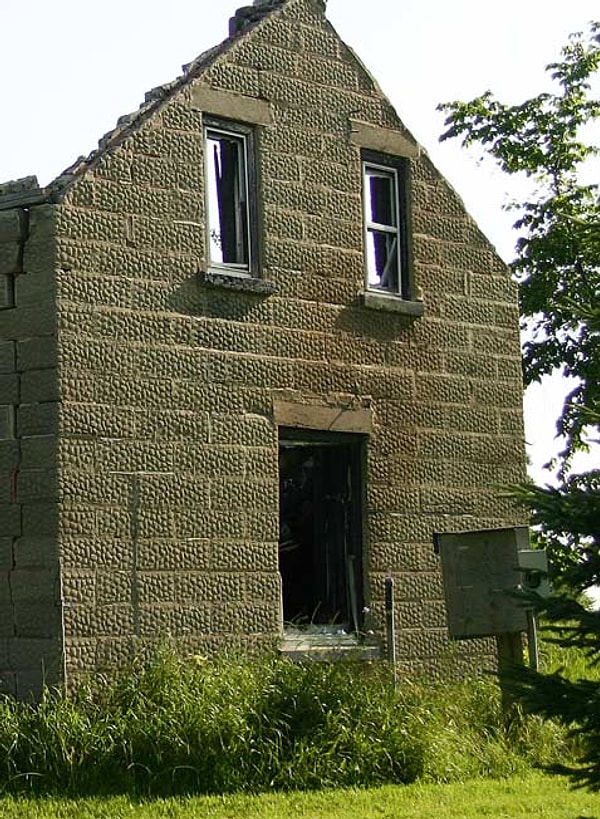 20. Кто-то сумел так удивить дом, что у него аж челюсть отвисла! 😧