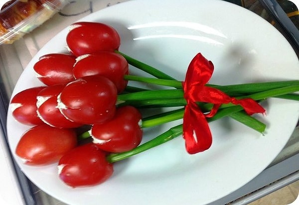 3. Салат "Букет тюльпанов"