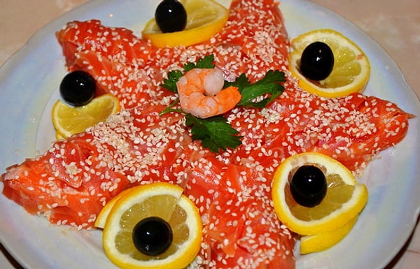 7. Праздничный салат "Звезда" с красной рыбой