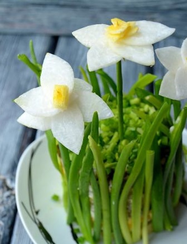 4. Салат "Букет нарциссов"