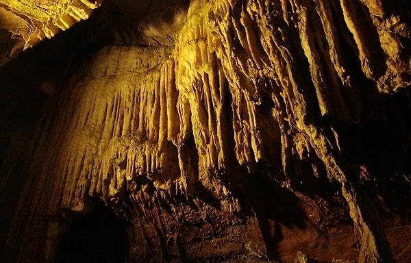 6. 8 milyon yılda oluşmuş Çal Mağarası