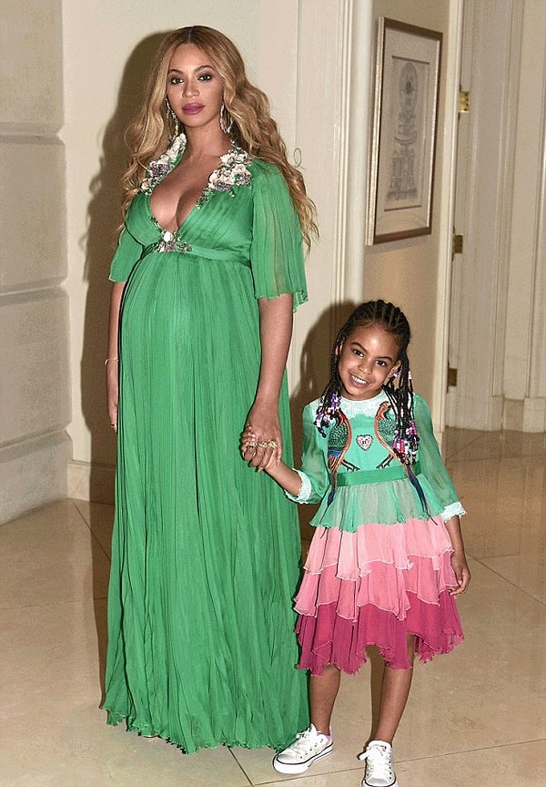 2. 5 yaşında olsan da, annen Beyonce ise diva olmayı öğreniyorsun demek ki;
