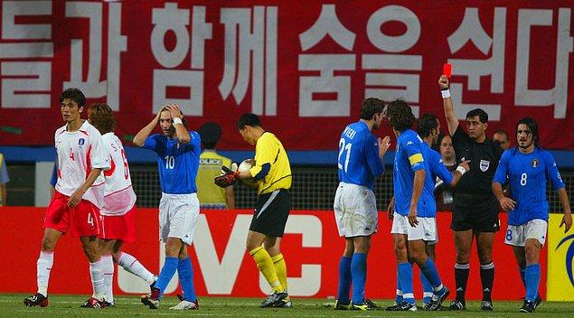 4. 2002 Dünya Kupası’nda büyük bir skandal yaşanan İtalya-Güney Kore maçında, İtalya'ya gol attı diye kulübü Perugia’dan kovulan futbolcu kimdir?