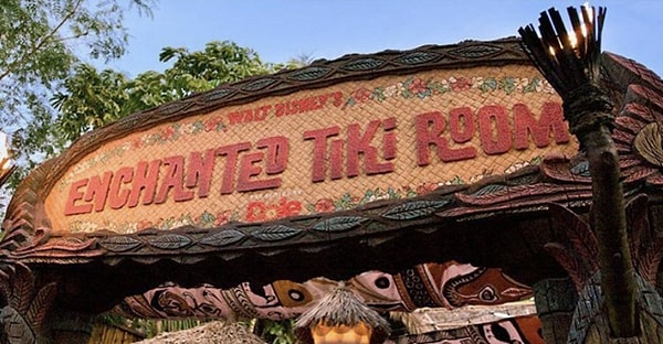 14. Первые кондиционеры в парке были установлены в 1963 году в "Комнате зачарованных Тики". Нужны они были для охлаждения компьютеров, которые управляли двигающимися персонажами.