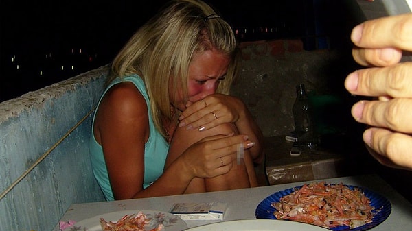 4. .... а также курит и принимает алкоголь