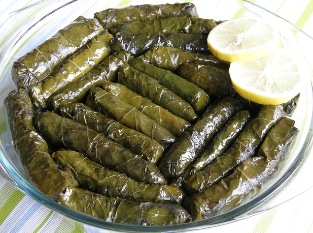 4. Kimileri anne kalın yapar sarmalarını kimileri ince ince...