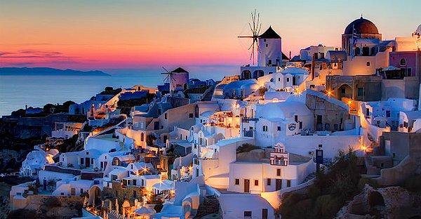 11. Kalabalığa yakalanmadan huzurlu bir tatil için: Yunan Adaları.