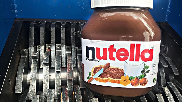 Önüne Gelen Her Şeyi Parçalayan Makineye Nutella Atılırsa Ne Olur?