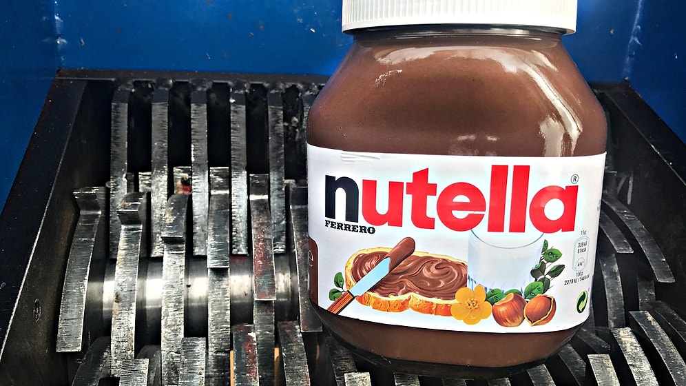 Önüne Gelen Her Şeyi Parçalayan Makineye Nutella Atılırsa Ne Olur?