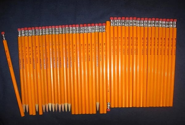 1. Давайте приступим! Вас не раздражает расположение карандашей на этой картинке?