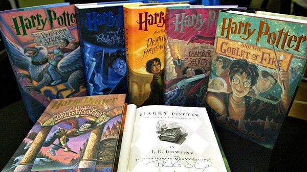 BONUS: Harry Potter! Bu muhteşem kitap serisini her çocuk mutlaka okumalı. Aynı zaman da tüm yetişkinler de...