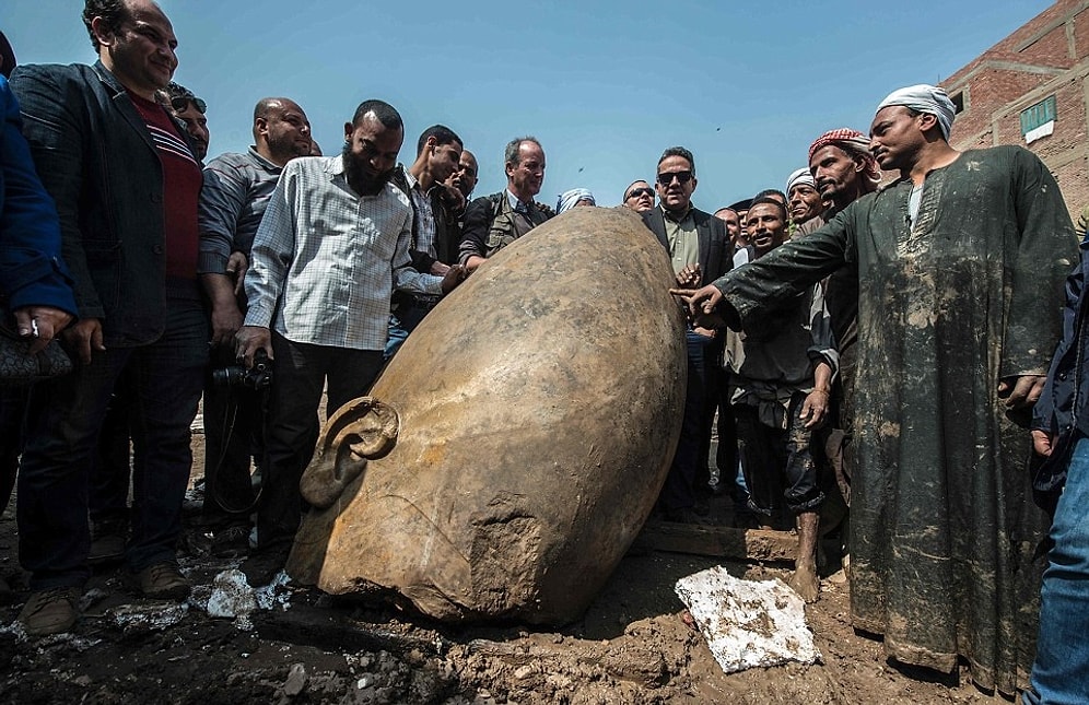 Mısır'da Bir Gecekondu Mahallesinde Keşfedilen Devasa Firavun Heykeli