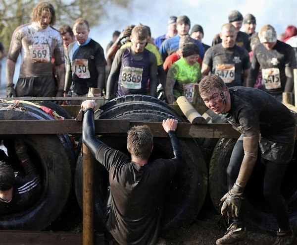 4. Несмотря на очевидный риск, ежегодно тысячи человек хотят испытать себя на выносливость
