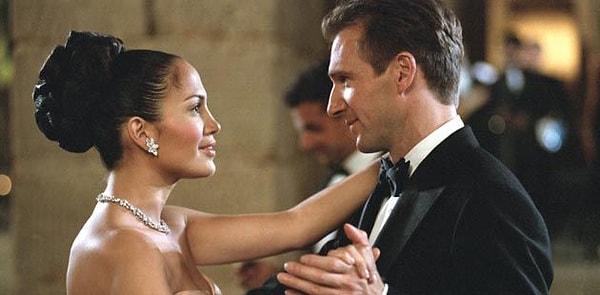 6. 2002 yapımı Maid in Manhattan filminde Ralph Fiennes ve Jennifer Lopez bir aradaydı, ne alaka dememek mümkün değil.