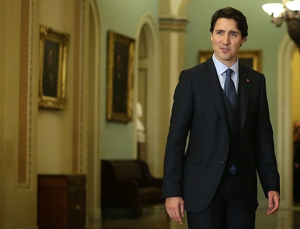 Казалось бы, куда лучше? Он и так прекрасен! Но вдруг в сети появились фотографии молодого Джастина, и тут в Твиттере начался хаос!