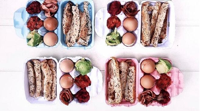 Avustralya'da Yiyecekleri Geri Dönüşümlü Yumurta Kartonlarında Sunan Bir Güzel Restoran