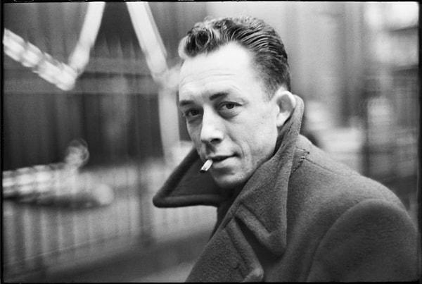 7. Camus, romanına 'varoluşçu' denilmesinden hoşlanmazdı.