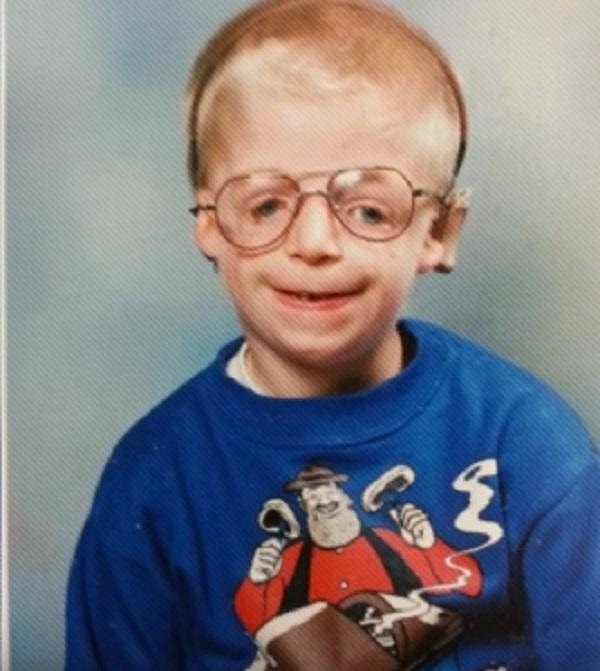 4. Позже мальчика усыновила женщина по имени Джин Ланкастер