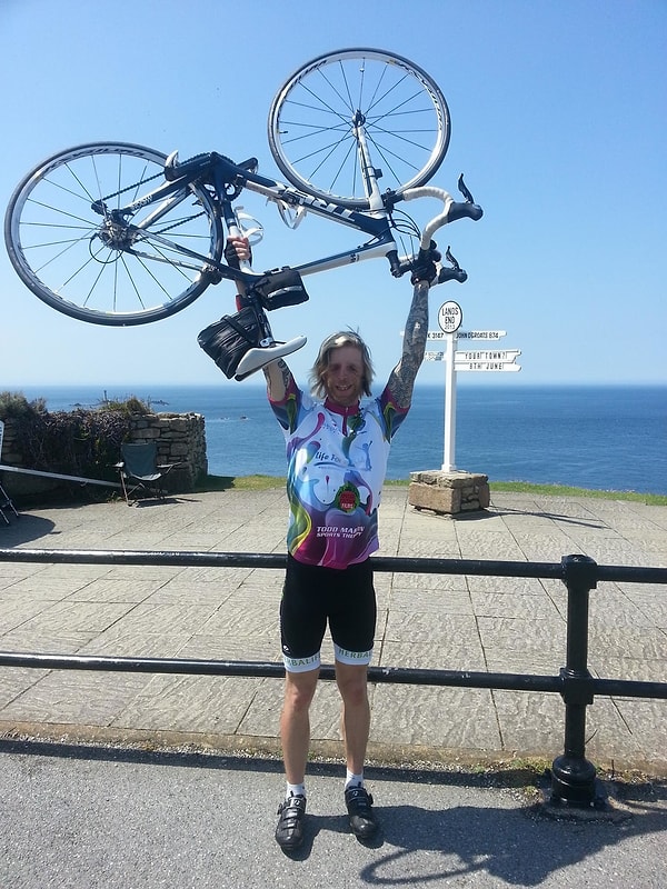 7. Поменяв отношение к своей болезни, он смог достичь невероятных высот и стать примером для многих больных таким же заболеванием людей