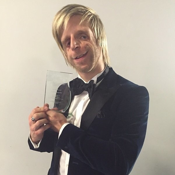 16. Ведь многим детям с этой болезнью требуется не только психологическая поддержка, но и многочисленные операции, которые стоят немалых денег